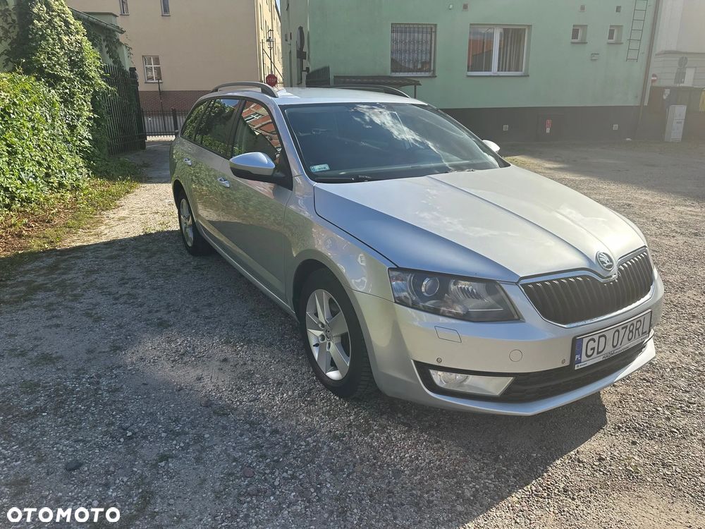 Skoda Octavia 2.0 TDI Ambition DSG - 1