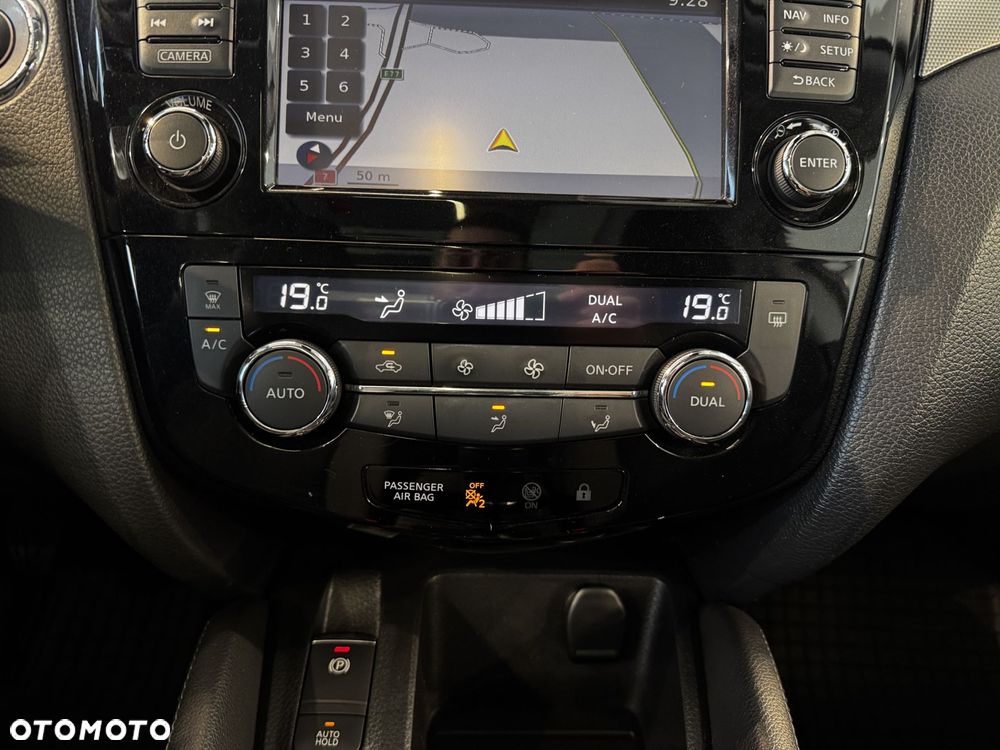 Nissan Qashqai - 25