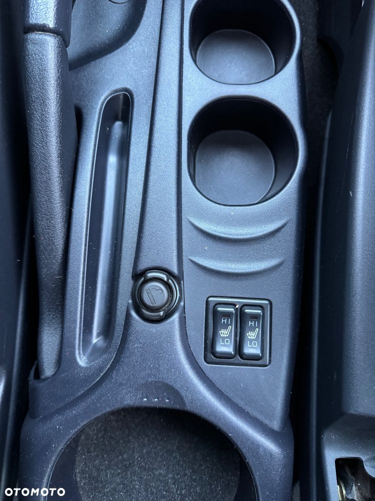 Mitsubishi Grandis 2.0 DI-D 6-Sitzer Intense - 32