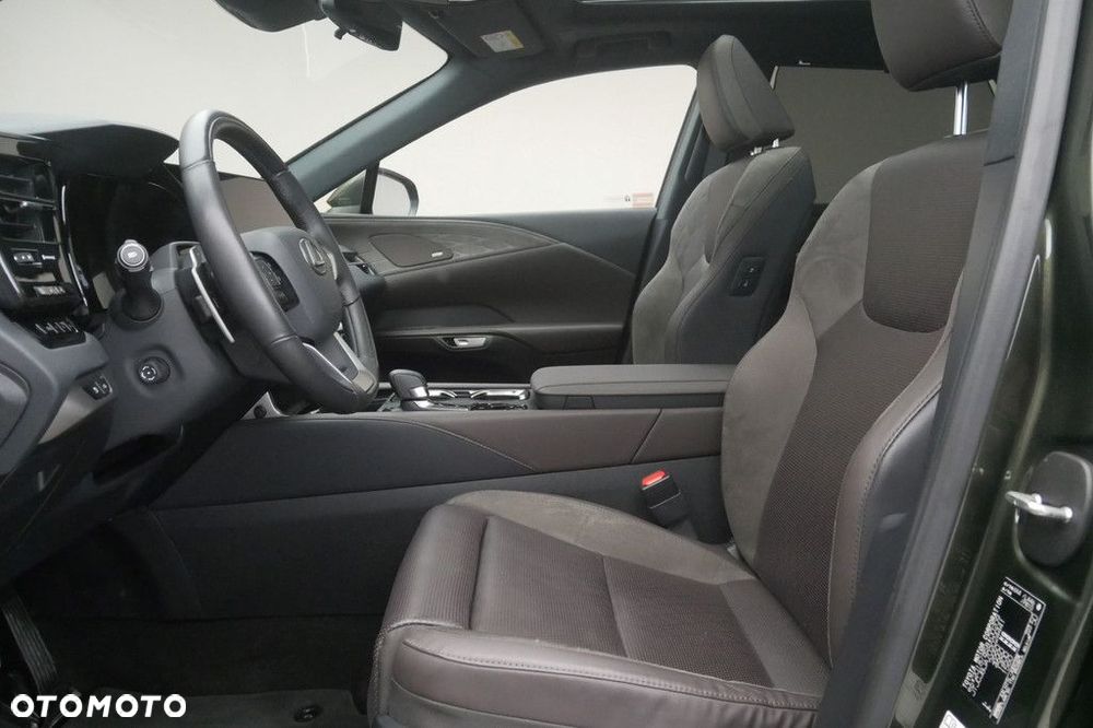 Lexus RX - 12