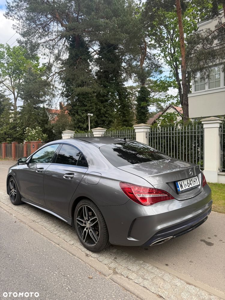 Mercedes-Benz CLA 220 4-Matic AMG Line - 10