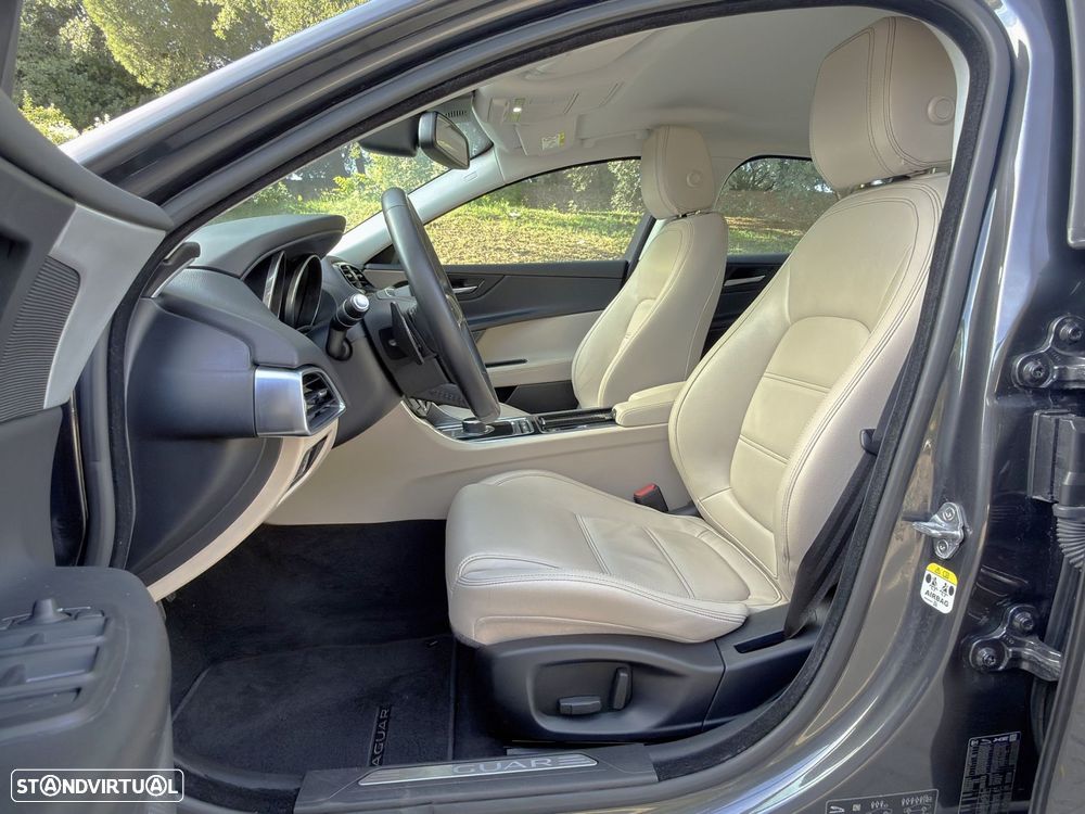 Jaguar XE 2.0 D Prestige Aut. - 7