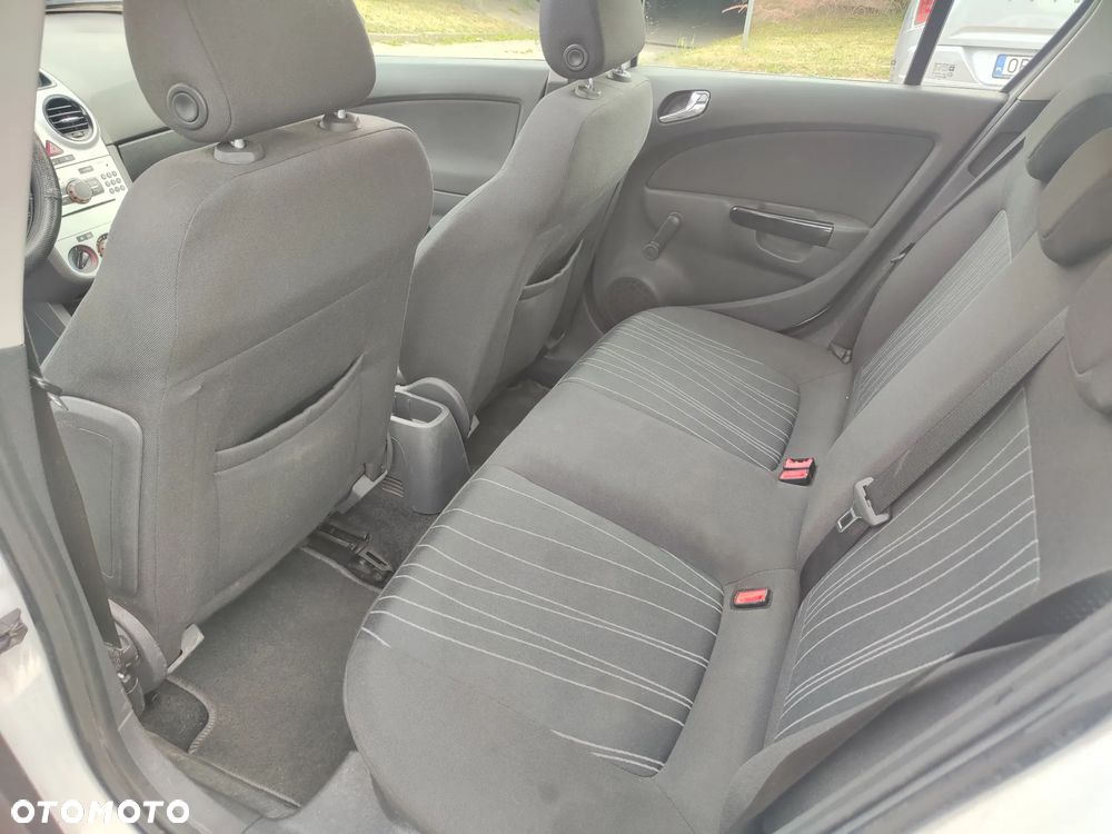 Opel Corsa 1.2 16V Enjoy - 12