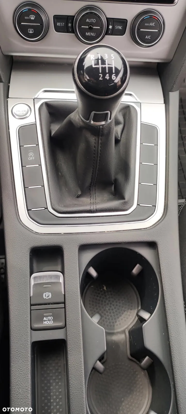 Volkswagen Passat 2.0 TDI SCR Comfortline - 24