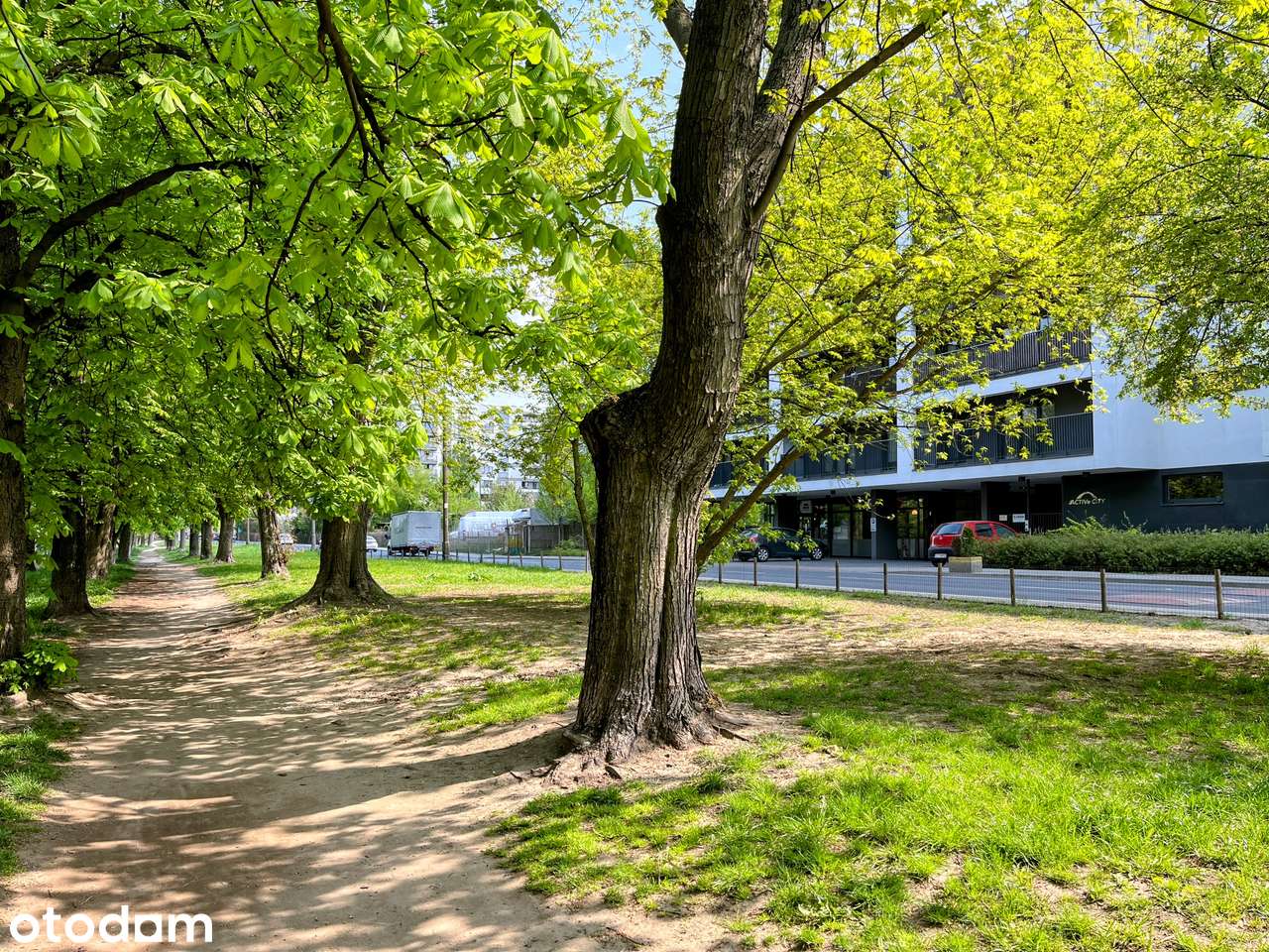 2 pokoje 50 m², garaż w cenie, 2 klimatyzacje, loggia, 5 min do SKM