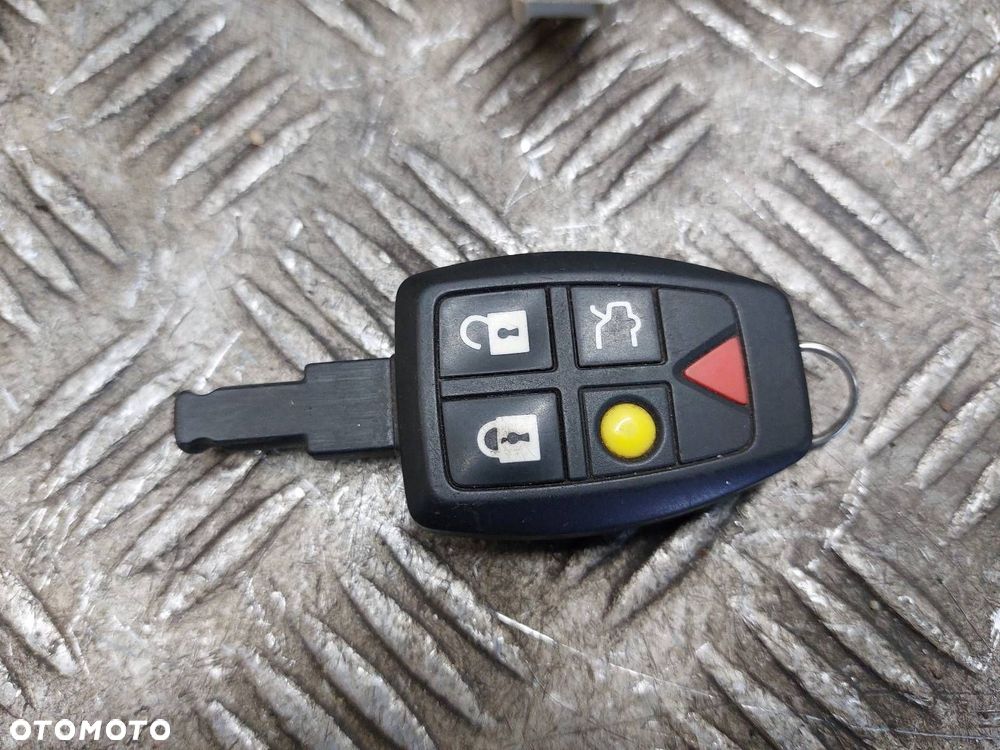 SKRZYNKA BEZPIECZNIKÓW PRZEKAŹNIKÓW VOLVO V50 I 2.0 D 8690720 ID: 237254 - 3