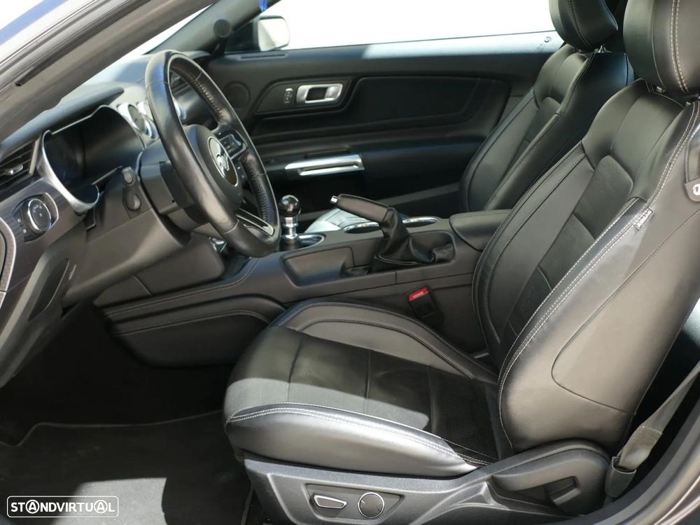 Ford Mustang - 33