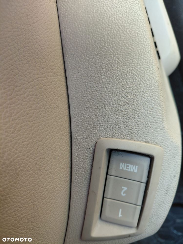 Opel Insignia 2.0 T Cosmo 4x4 - 13