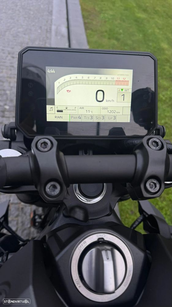 Yamaha MT-09 Y-AMT - 10