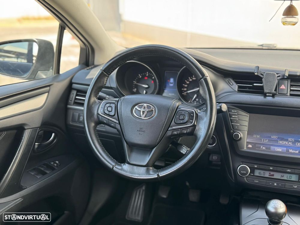 Toyota Avensis SW 2.0 D-4D Luxury+Navi - 30