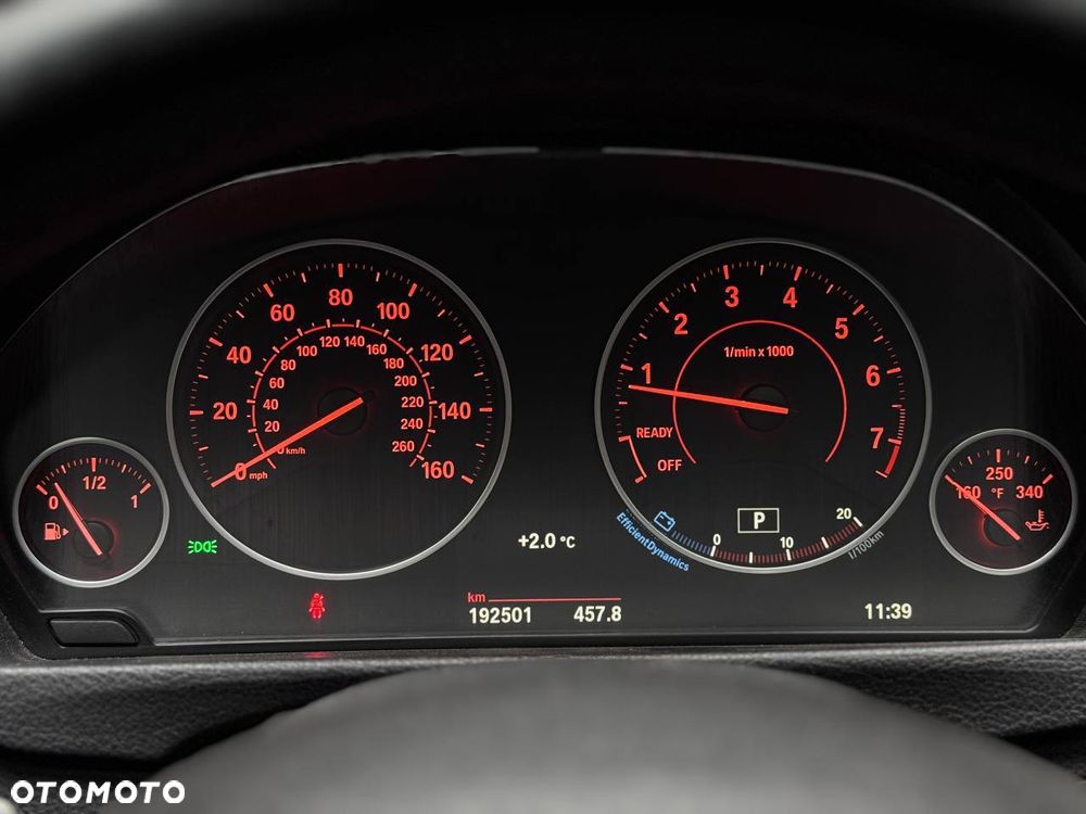 BMW Seria 3 330i xDrive - 6