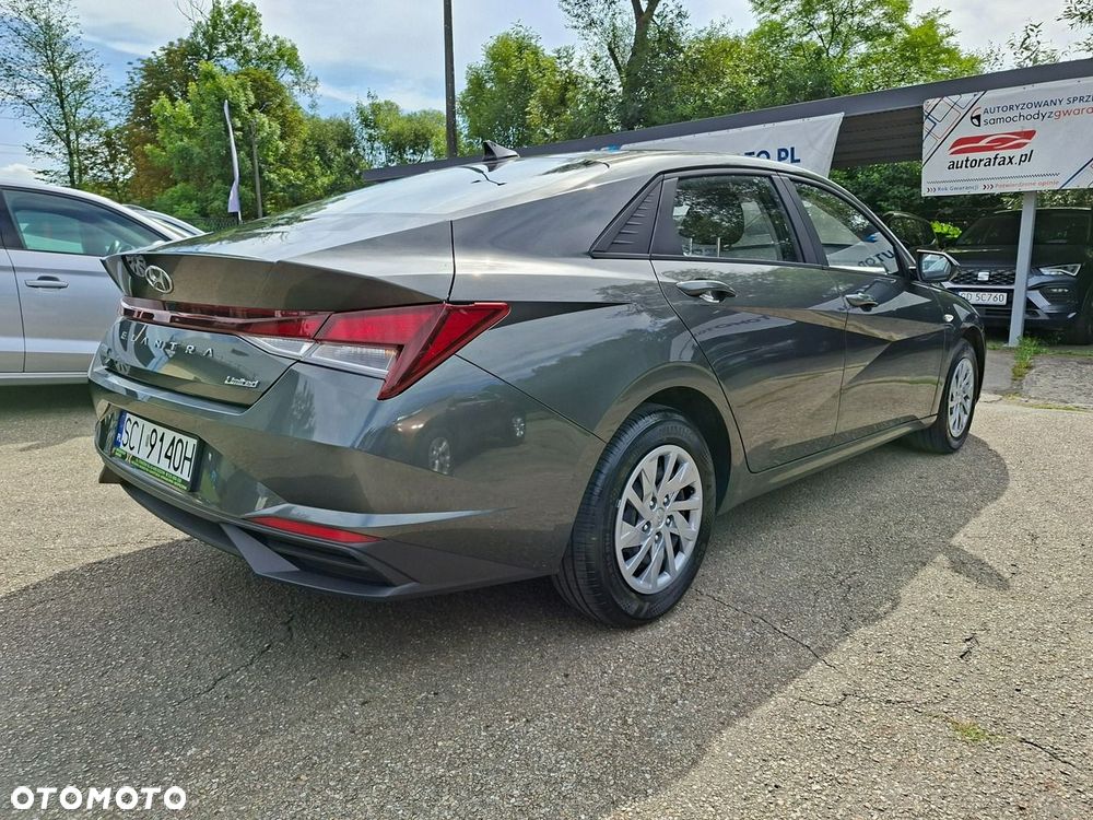 Hyundai Elantra - 11