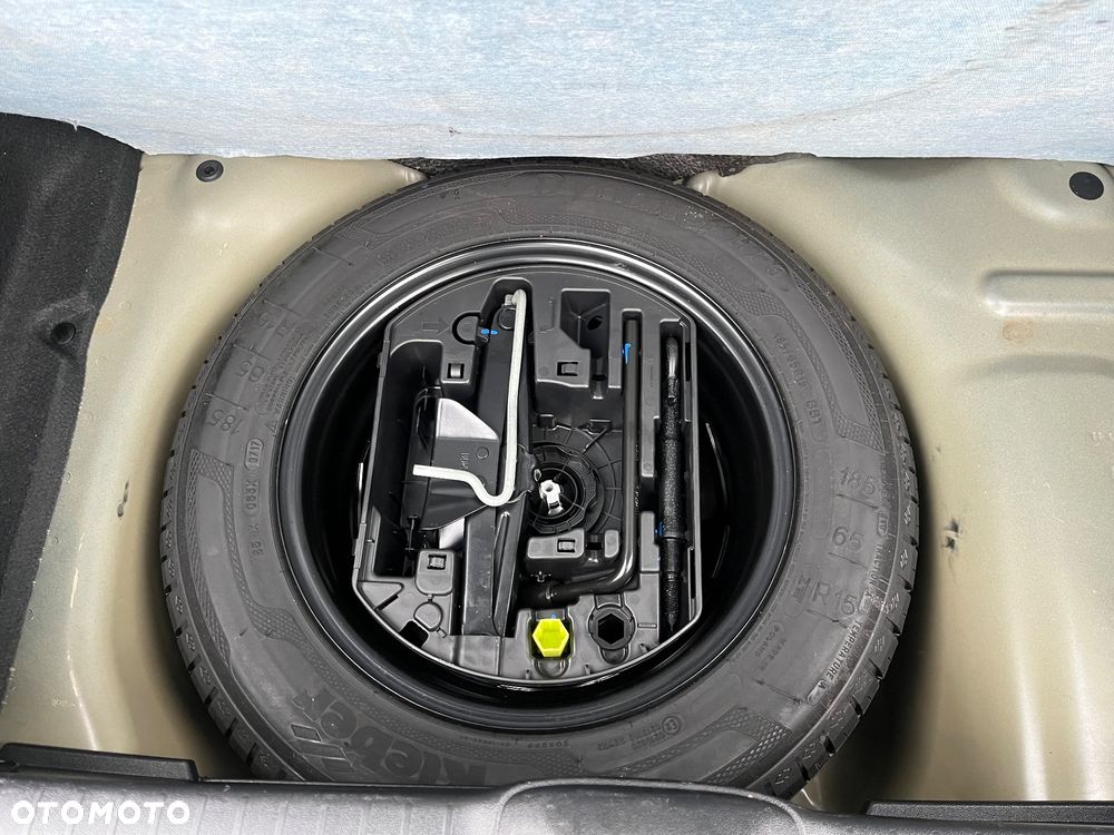 Peugeot 208 1.2 PureTech GPF Allure S&S EAT6 - 24