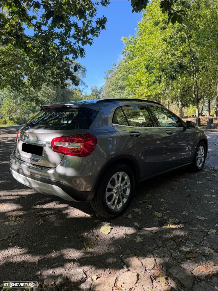 Mercedes-Benz GLA 180 (CDI) d 7G-DCT Urban - 4