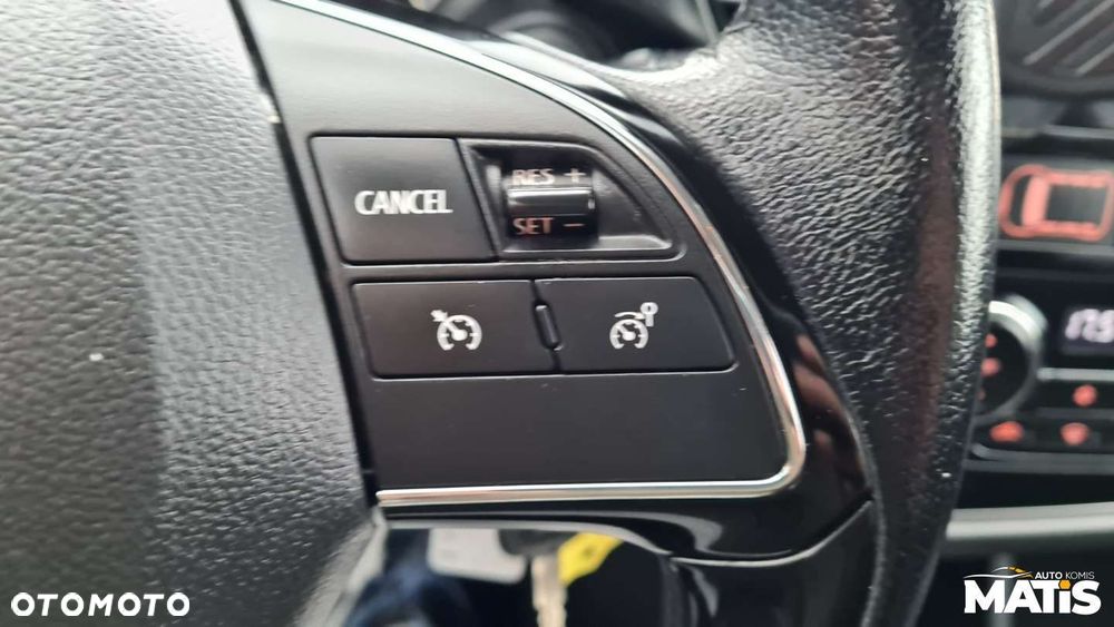 Mitsubishi Outlander - 38