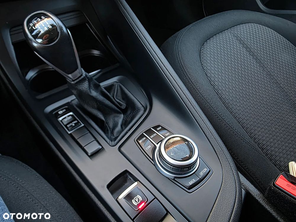 BMW X1 sDrive18d xLine - 15