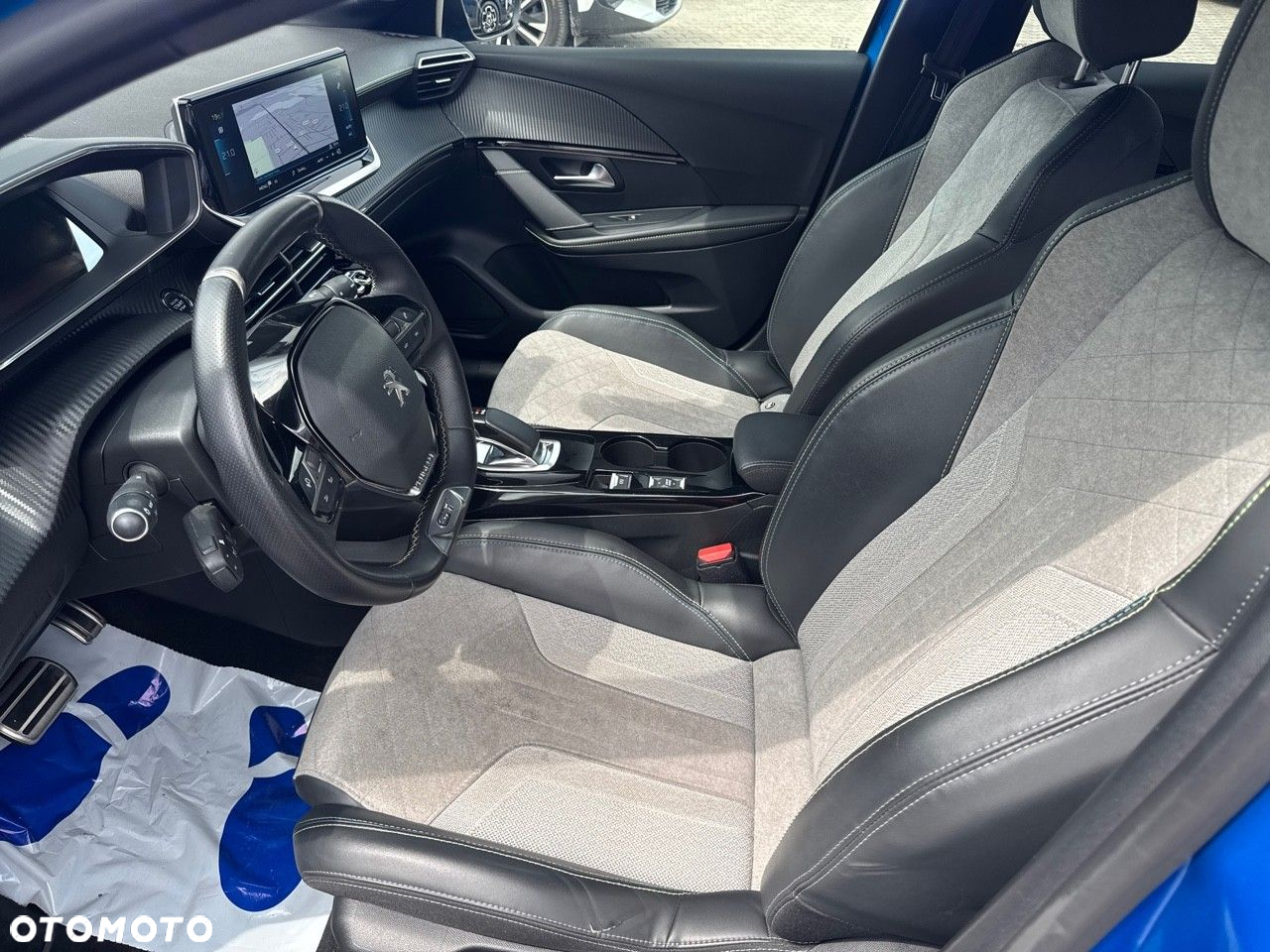 Peugeot 208 e-208 GT - 9