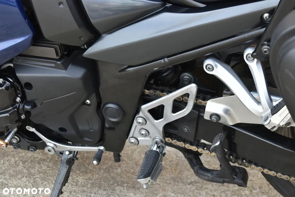 Suzuki GSX - 18