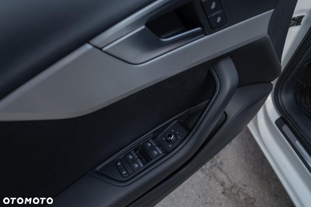 Audi A4 Avant 2.0 TDI S tronic - 25