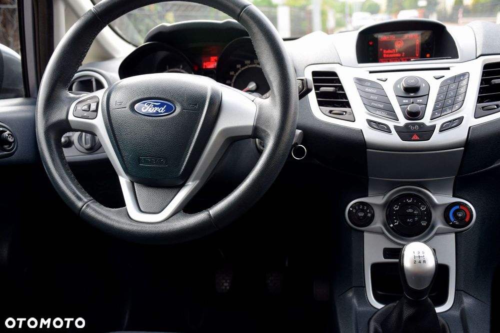 Ford Fiesta 1.25 Champions Edition - 11