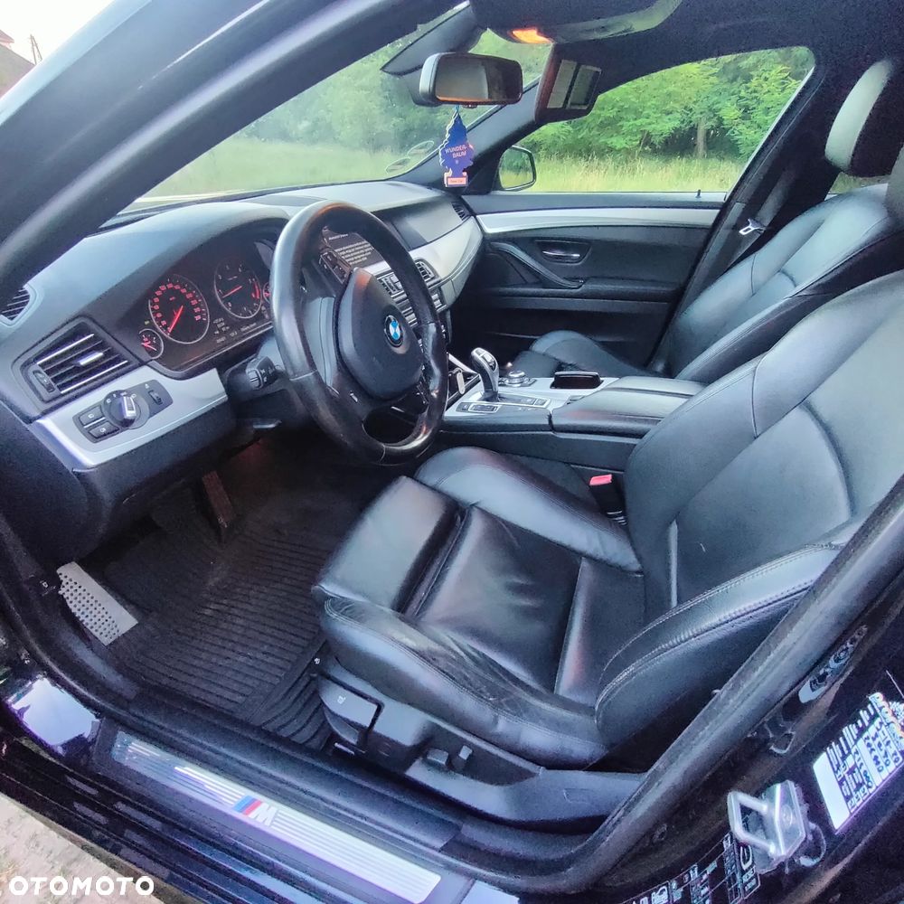 BMW Seria 5 530d xDrive Touring Sport-Aut - 9