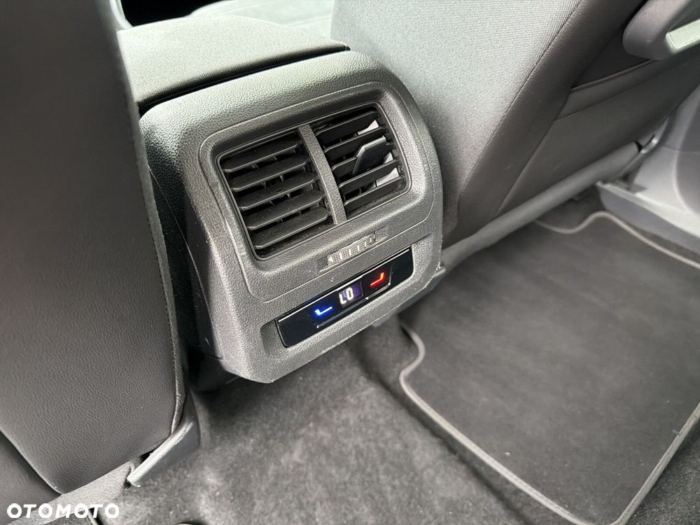 Volkswagen Touran 2.0 TDI BMT Comfortline DSG - 35