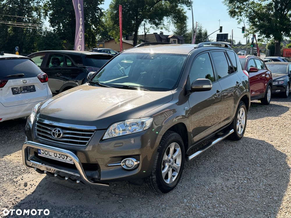 Toyota RAV4 - 1