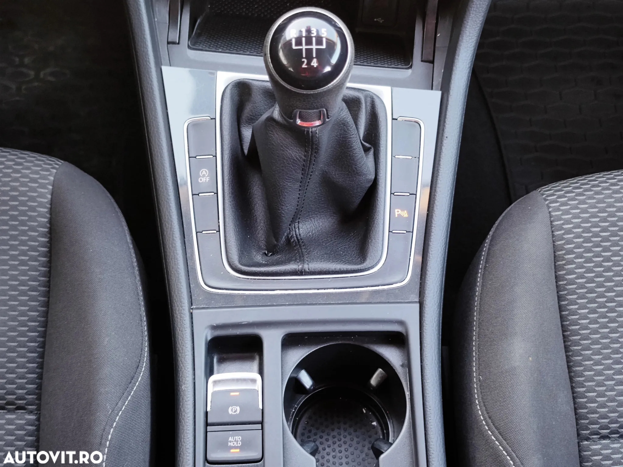 Volkswagen Golf - 16