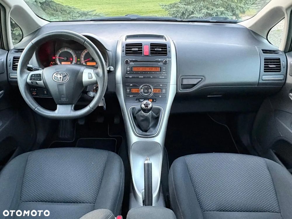Toyota Auris 2.0 D-4D Life+ - 15