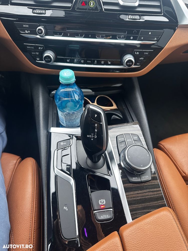 BMW Seria 5 520d AT - 13