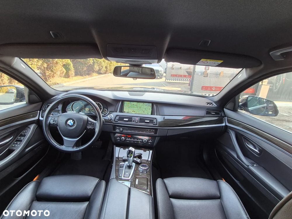 BMW Seria 5 520i Luxury Line - 32