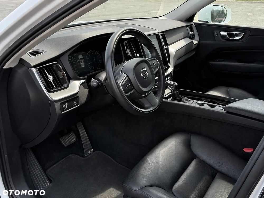 Volvo XC 60 T6 AWD Momentum - 9