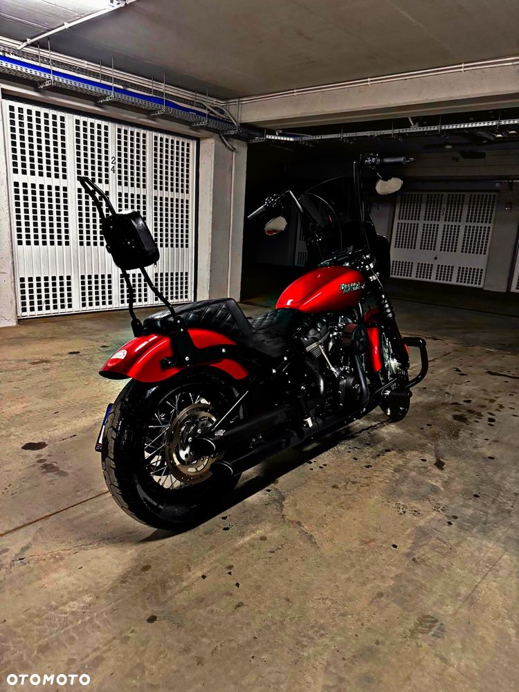 Harley-Davidson Softail Street Bob - 2