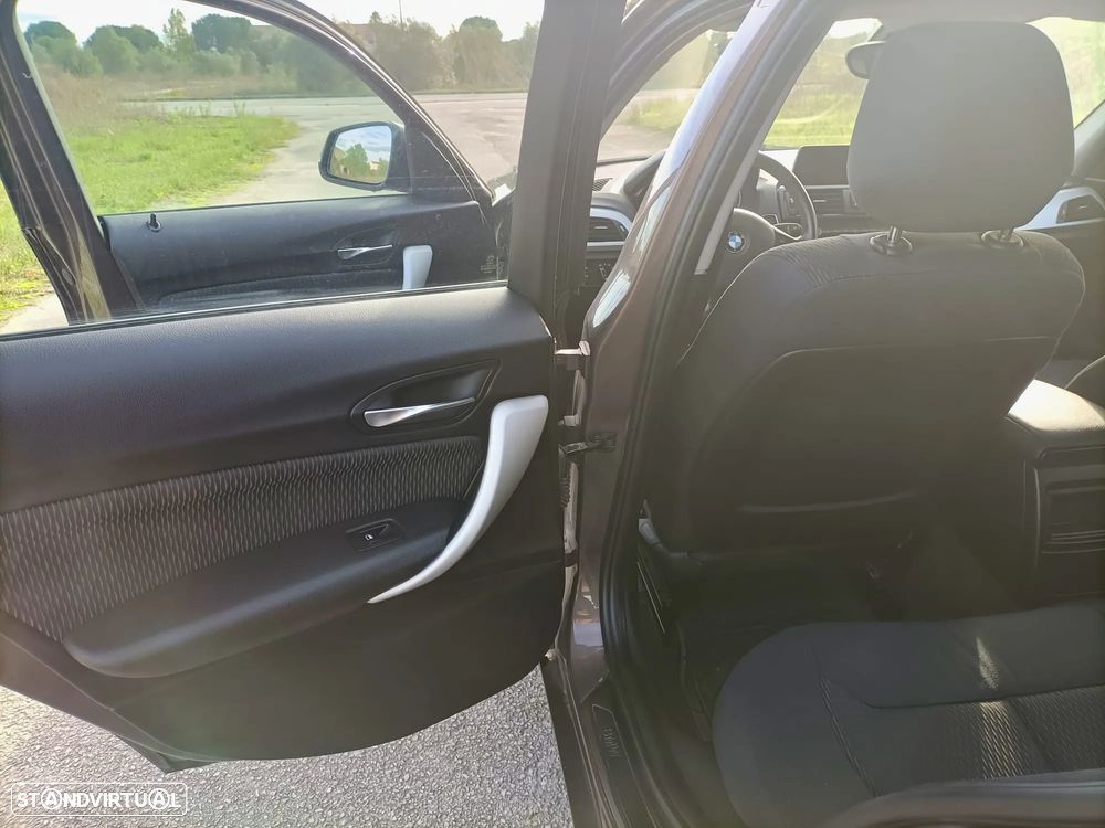 BMW 116 d Aut. Sport Line - 7