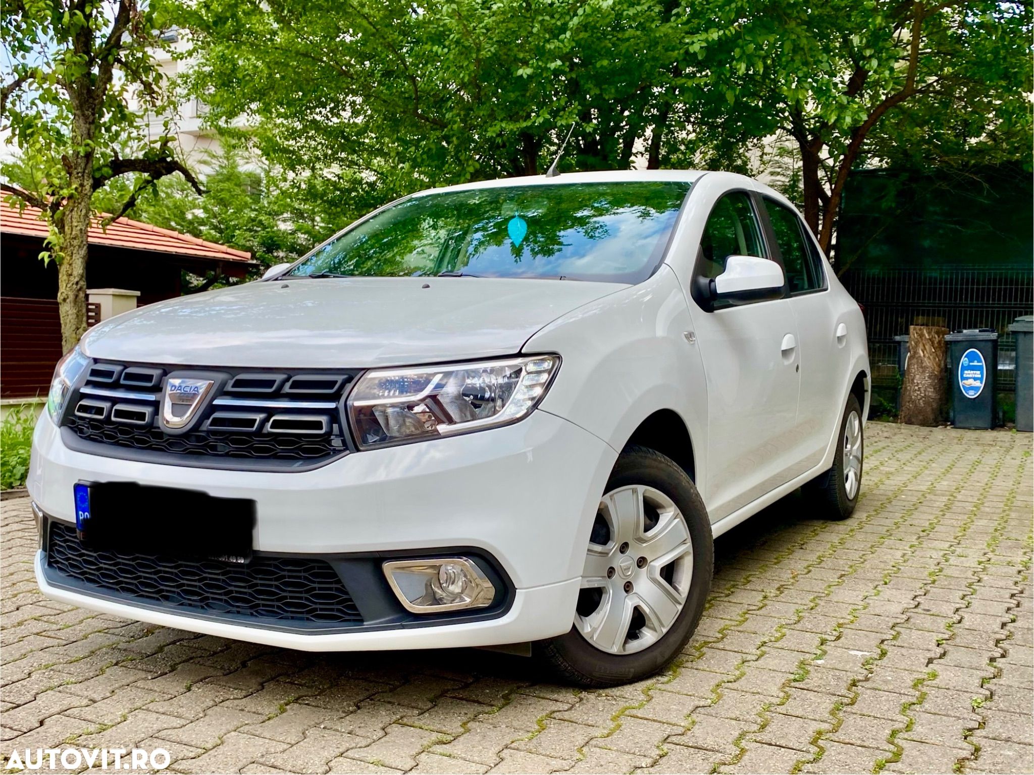 Dacia Logan 1.5 Blue dCi Laureate - 1