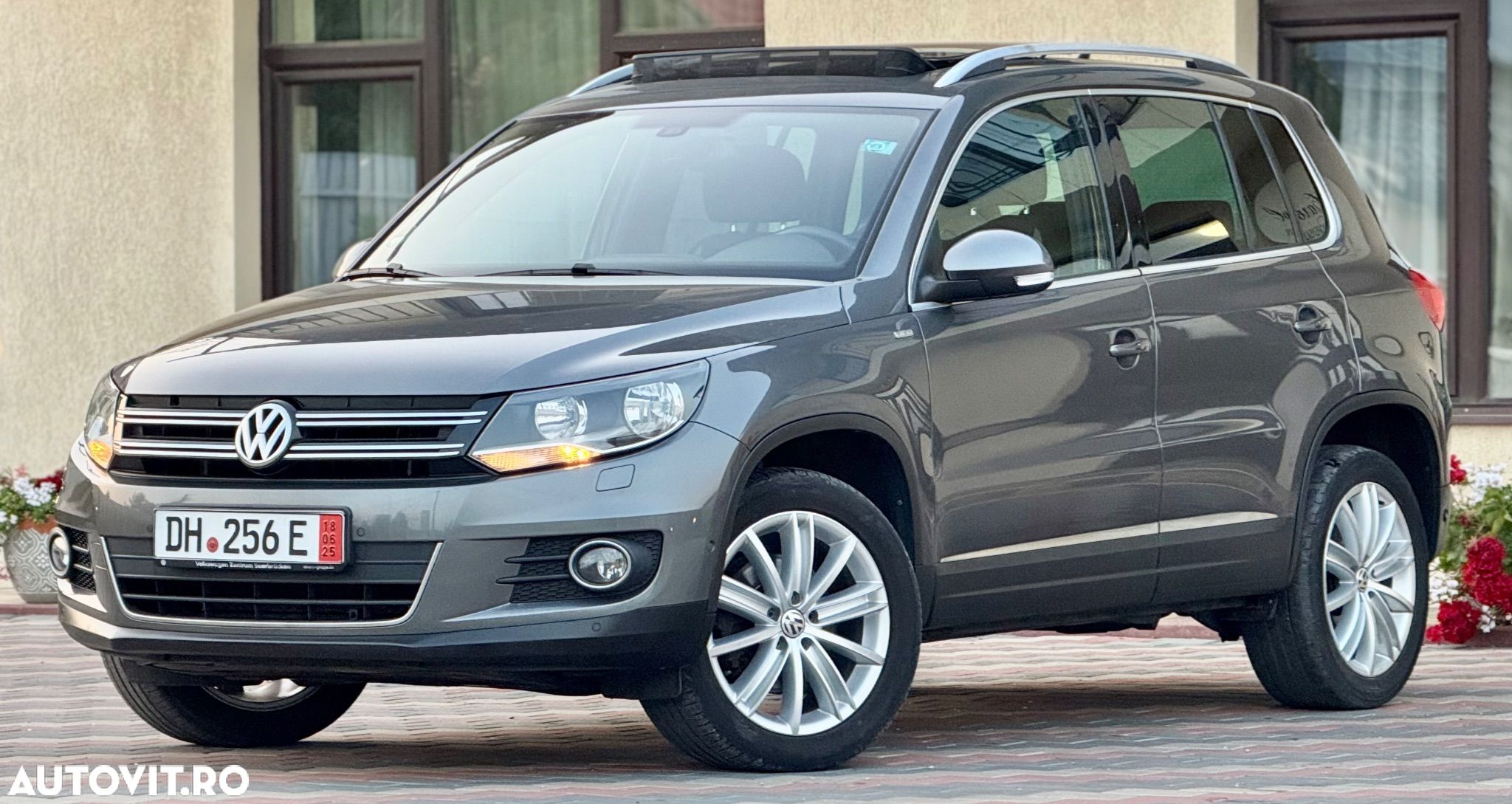 Volkswagen Tiguan 2.0 TDI DPF 4Motion BlueMotion Technology DSG Life - 1