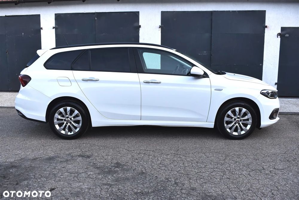 Fiat Tipo 1.4 16v Lounge EU6d - 10