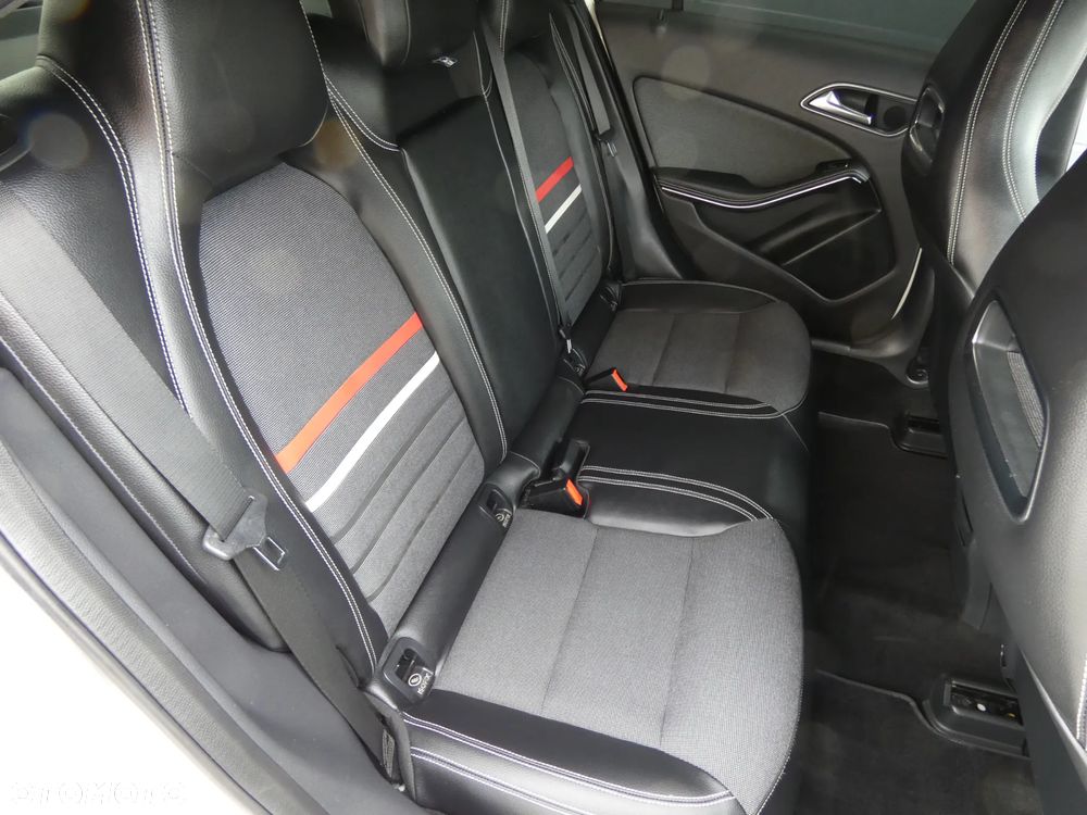 Mercedes-Benz Klasa A 180 (BlueEFFICIENCY) - 27