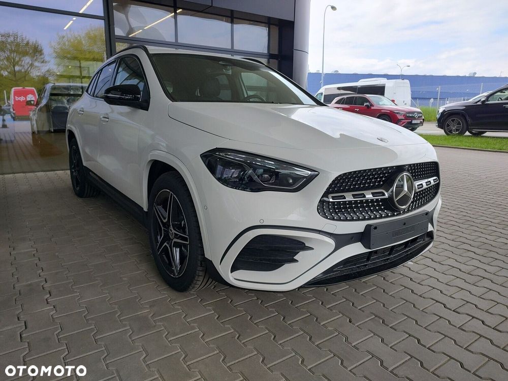 Mercedes-Benz GLA - 4