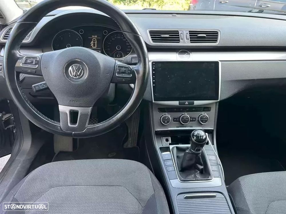 VW Passat 1.6 TDI BlueMotion - 9