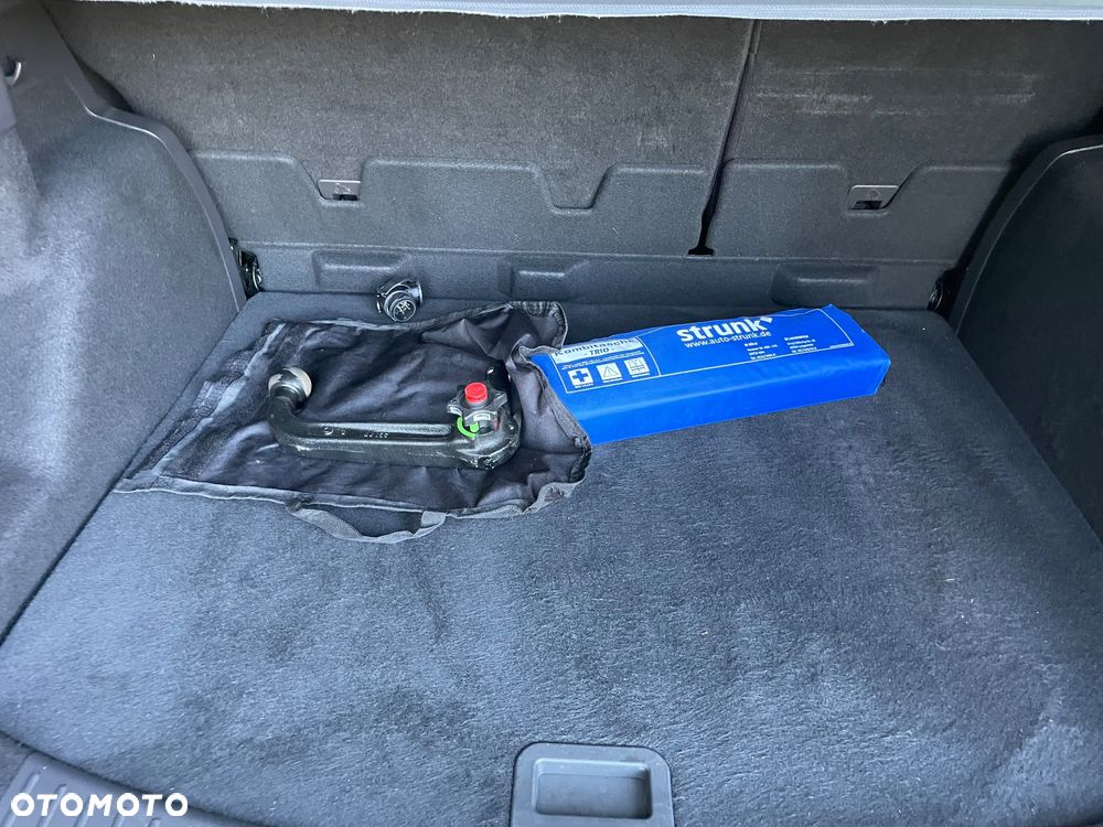 Ford Kuga 1.5 EcoBoost 2x4 Titanium - 36