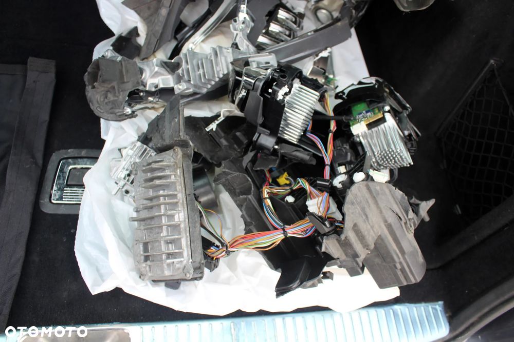 Mercedes-Benz Klasa E 250 CDI DPF BlueEFFICIENCY Automatik Avantgarde - 26