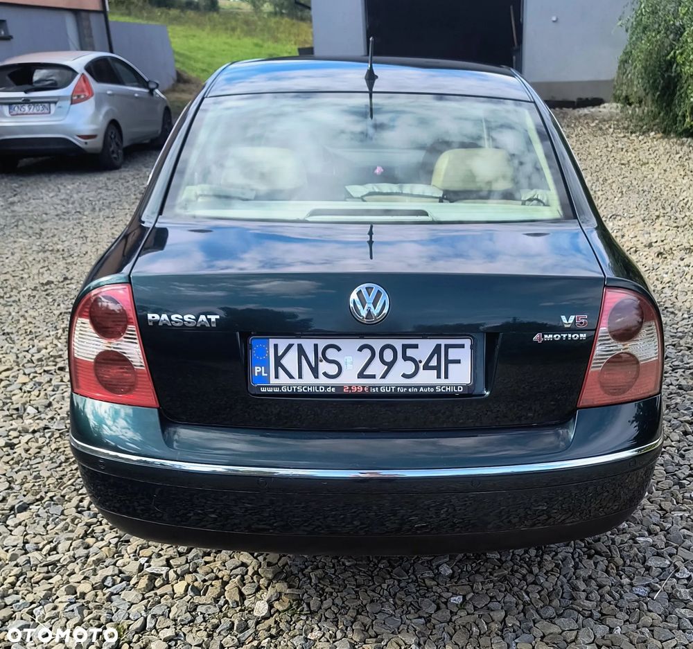 Volkswagen Passat 2.3 V5 4Mot Highline - 3