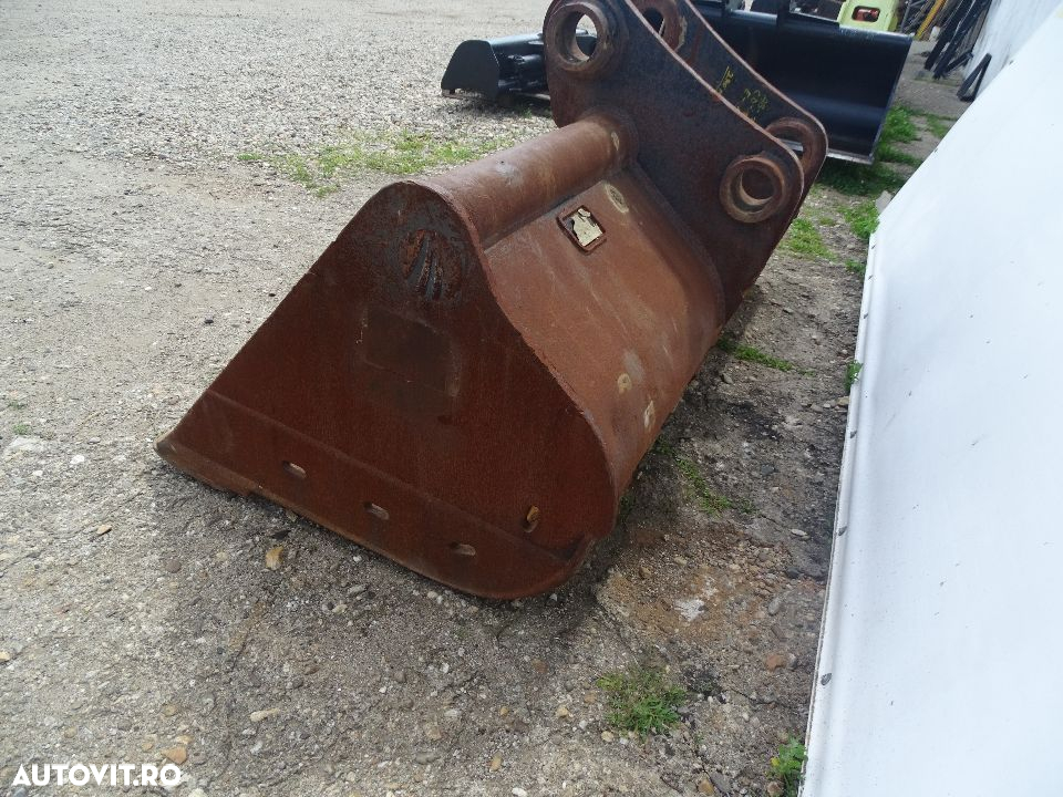 Cupa taluz de 2.40 m  pt. excavatoare de 24-28 tone - 6