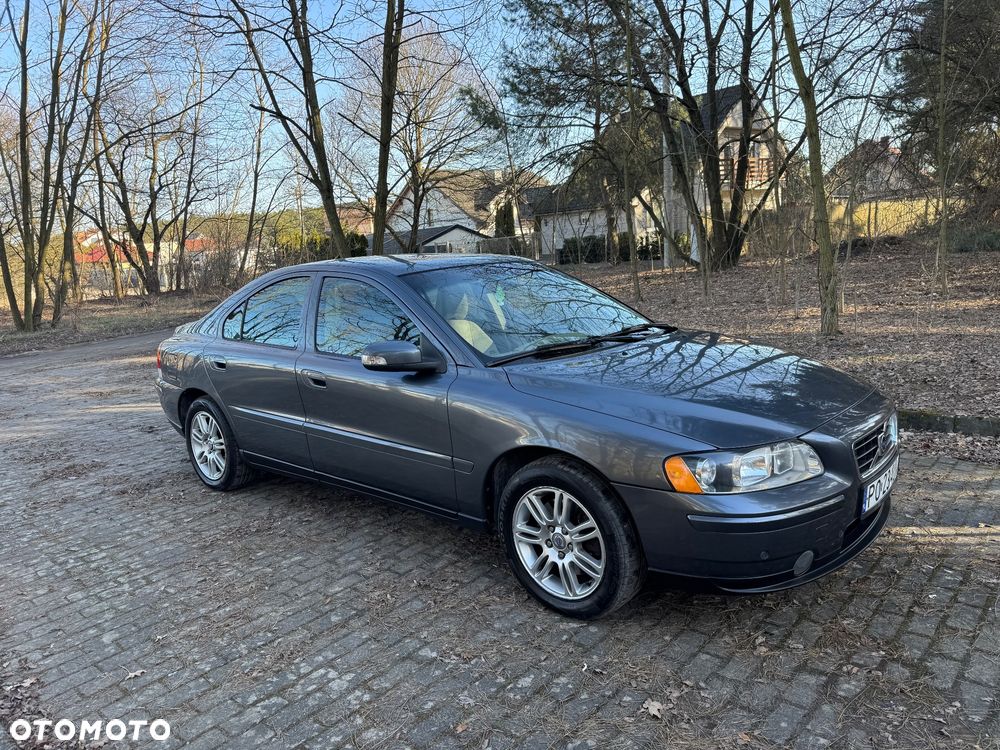 Volvo S60 2.4D Momentum - 5