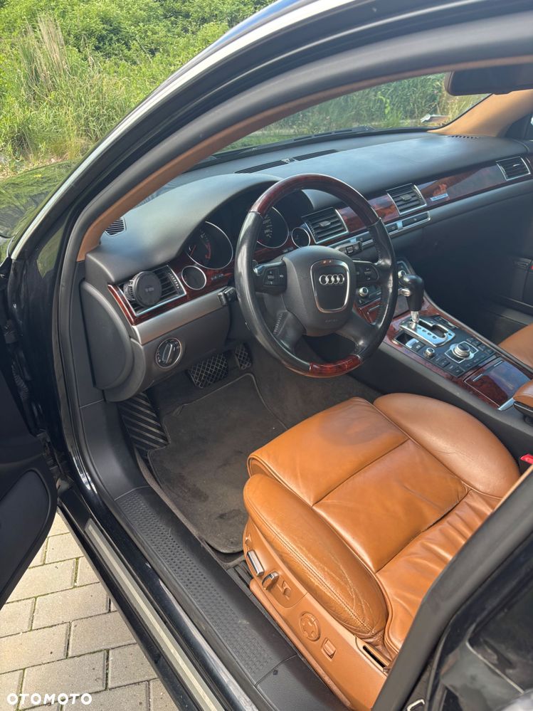 Audi A8 - 1
