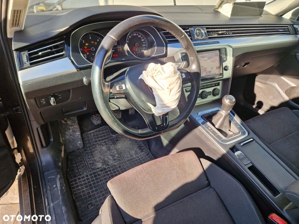 Volkswagen Passat Variant 2.0 TDI SCR Comfortline - 15