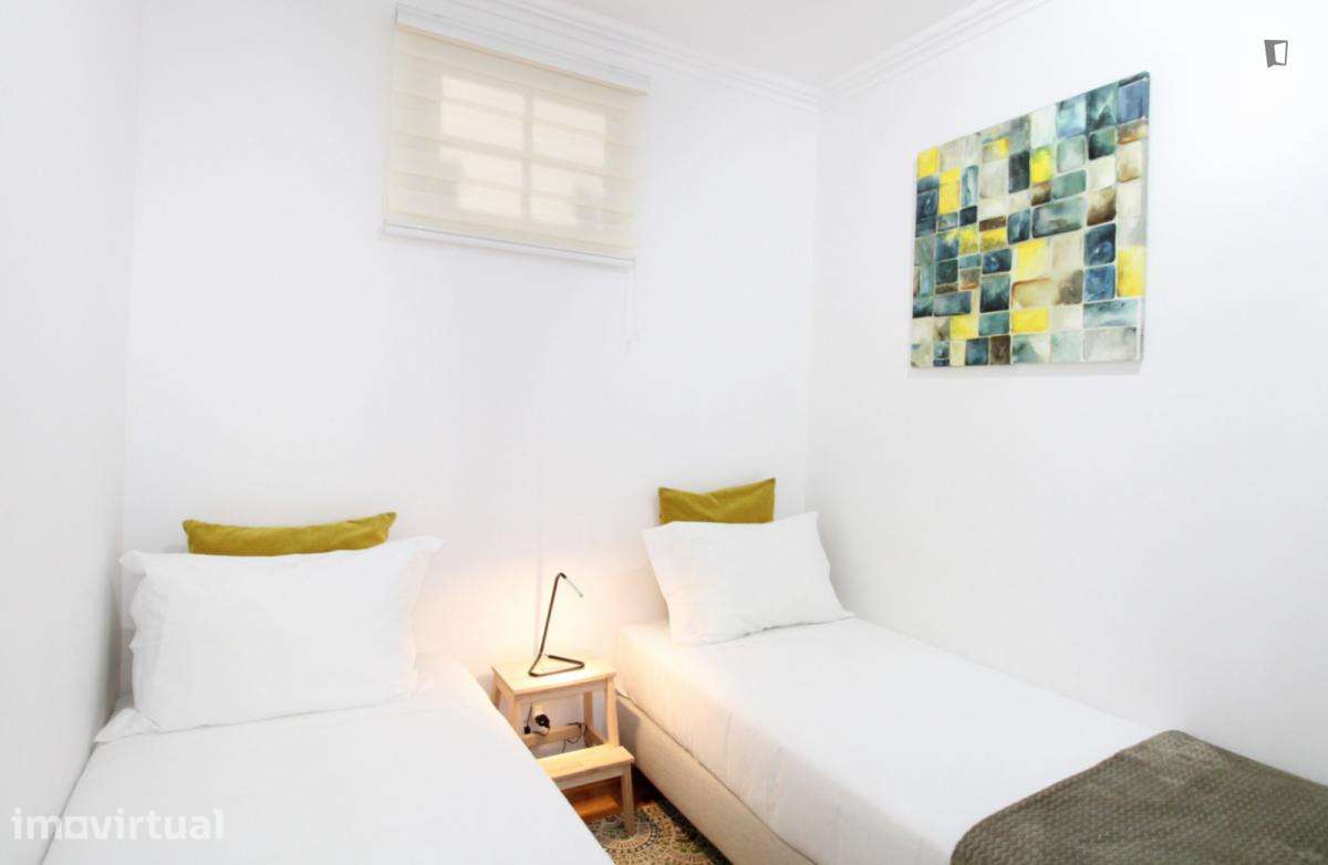 Apartamento com 2 quartos - localizado em Sete Rios Lisbon - Grande imagem: 2/11