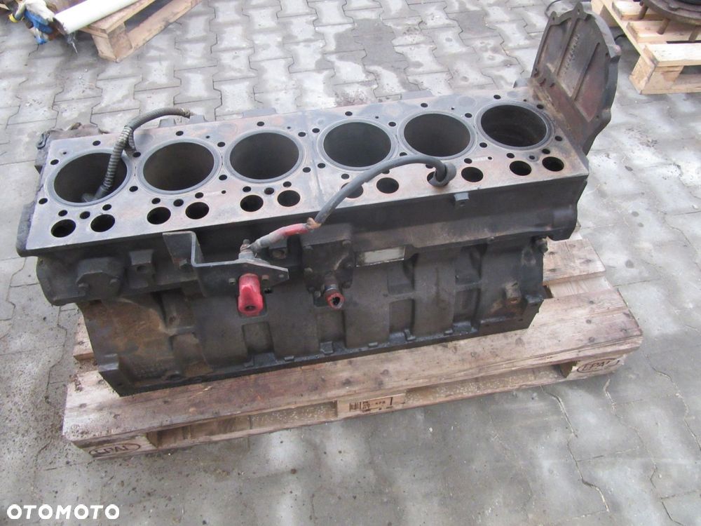 Części silnika blok głowica pompa wody wał tryb koło misa Massey Ferguson 8110 8120 8130 8140 8150 8160 - 1