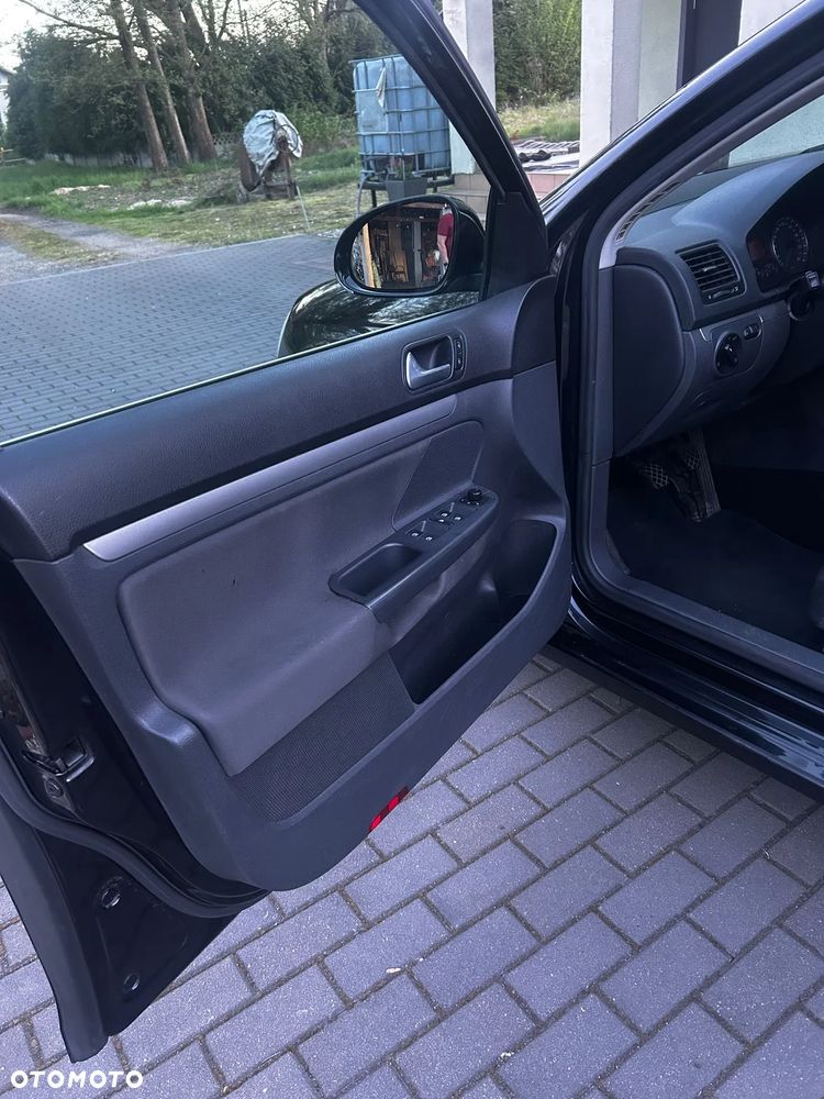 Volkswagen Golf - 11